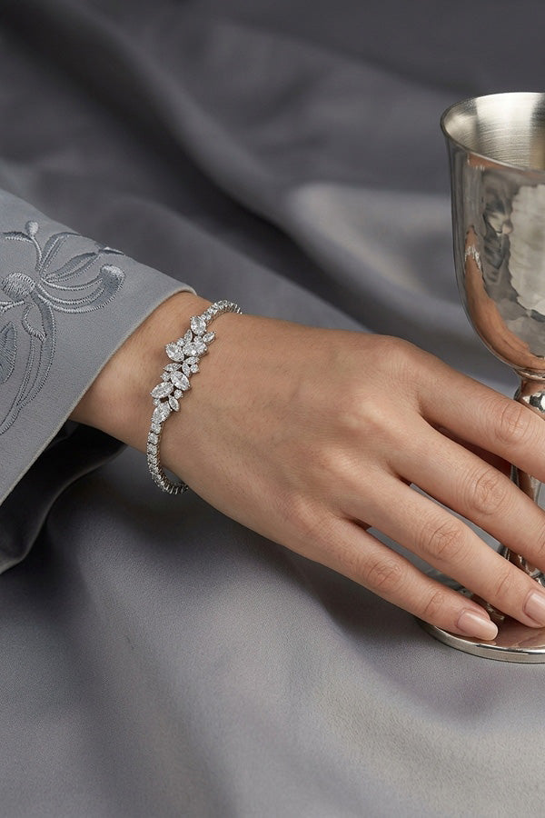 Stunning And Elegant Bracelet With Flower Design Attached (BR024-S)