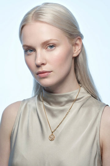 Twisted Flowers With Stones In Gold Polish Necklace