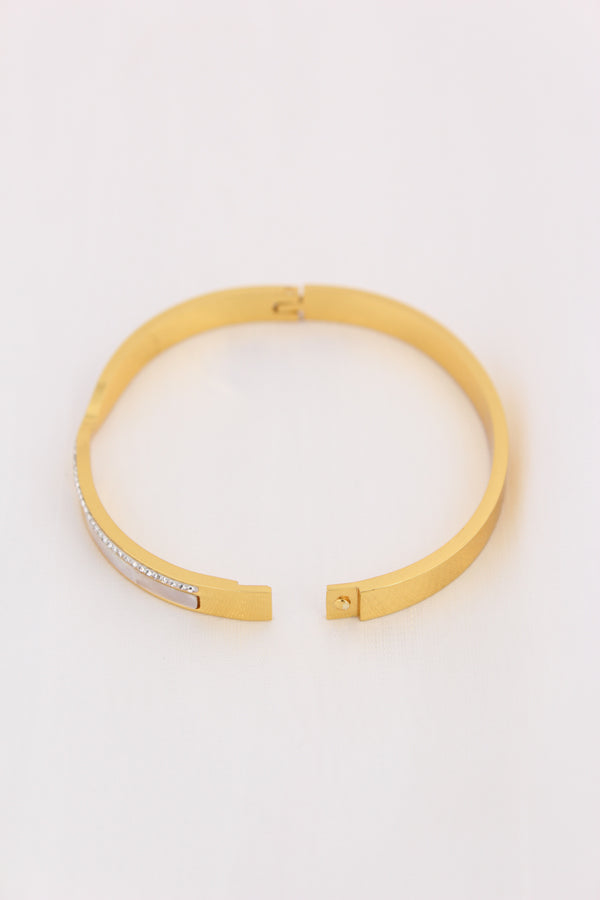 Twisted Gold Bangle In Anti Tarnish (BA021)